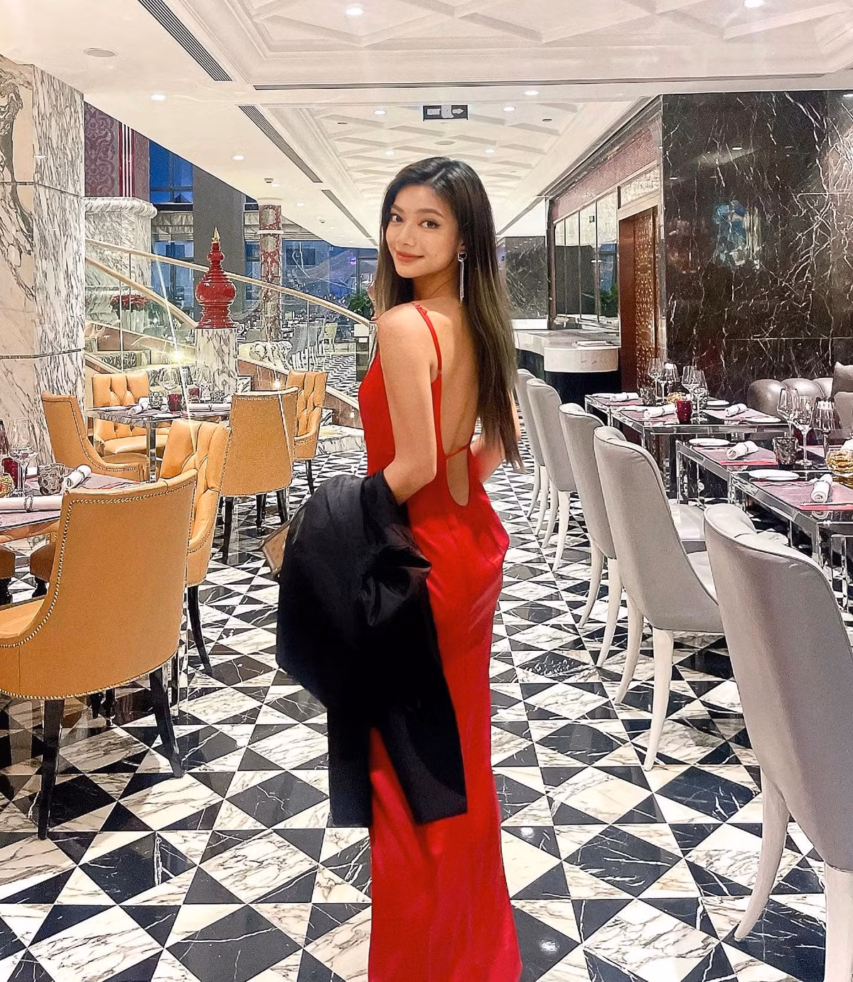 Với phong cách thời trang ấn tượng, con gái Chưởng môn Vịnh Xuân Nam Anh trở thành mẫu ảnh quen thuộc của nhiều thương hiệu nổi tiếng.