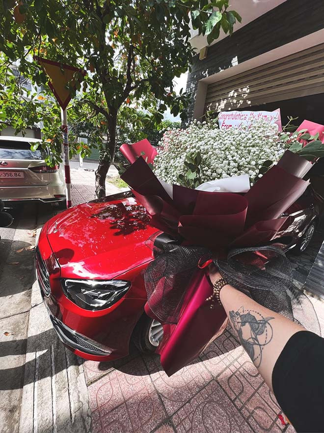 Thú chơi siêu xe của Huyền Trang khiến cô có thêm biệt danh "nữ bản Cường đô la".