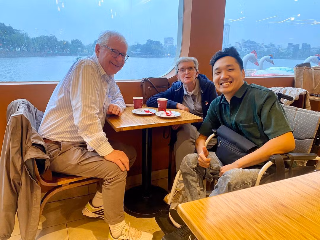 Toan canh vu Tiktoker xe lan to bi duoi khoi quan pho-Hinh-3