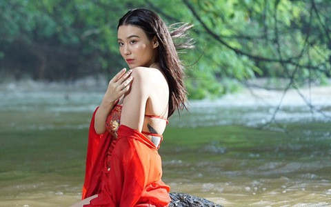 Trên trang cá nhân của hot girl tên Vũ Mỹ Linh không hề thiếu những hình ảnh khoe thân khiến dân tình ngán ngẩm.