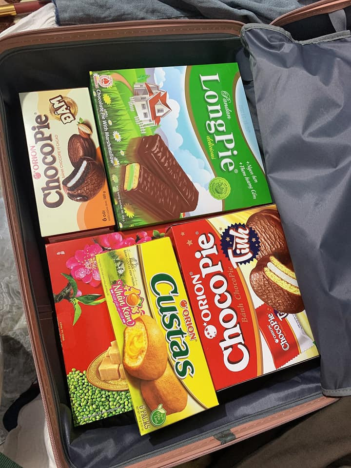 Chẳng phải thành phố không có, các bạn trẻ chịu khó xách bao nhiêu đồ đạc khi xa nhà cũng chỉ vì “bố mẹ thích” hay “có để ở nhà bố mẹ cũng chẳng ăn hết”.