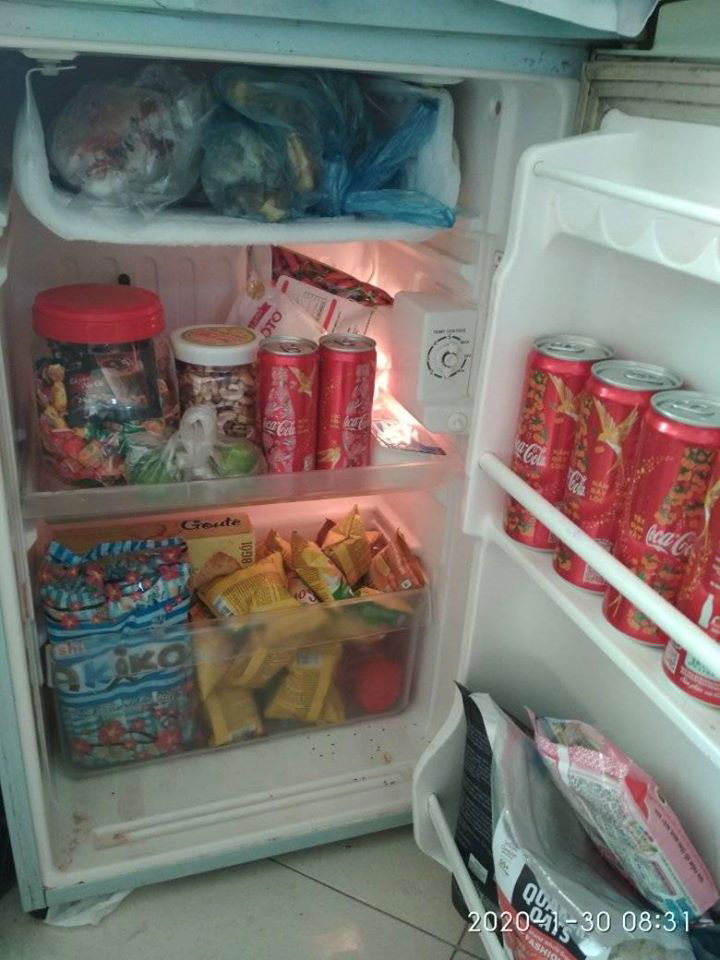 Một chiếc tủ lạnh đầy chiến lợi phẩm sau Tết sau khi trở lại thành phố của một bạn trẻ từng được netizen chia sẻ rầm rộ trên các fanpage.