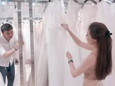 Đây không phải lần đầu tiên Duy Alex để râu. Mỗi lần như vậy anh đều được khuyên nên cạo sạch sẽ.