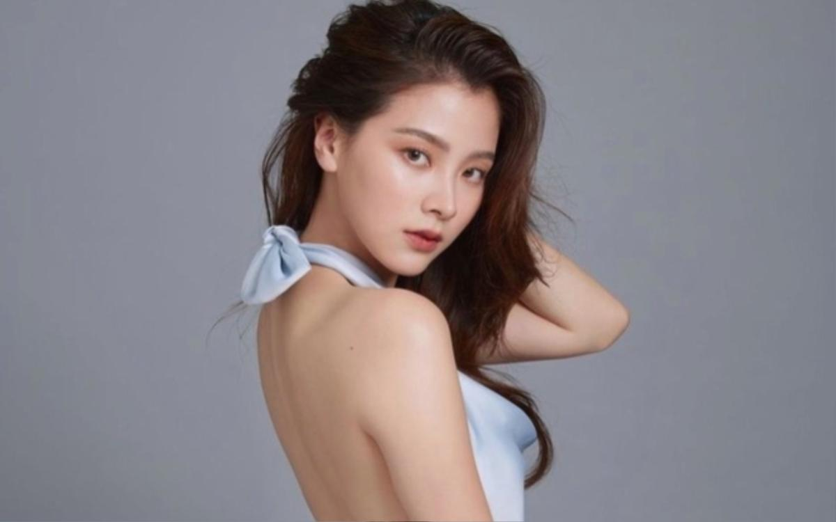 Baifern Pimchanok và Nine Naphat từng làm bạn và đồng hành trong nhiều sự kiện gần 5 năm trước khi công khai hẹn hò vào cuối năm 2022. Chuyện tình cảm của cặp đôi cũng nhận được sự ủng hộ và phản hồi tích cực từ fan.