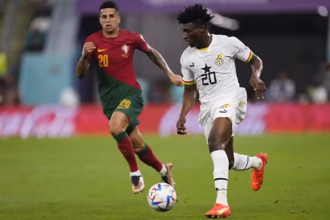 Bruno Fernandes co cu dup kien tao, Bo Dao Nha vuot qua Ghana-Hinh-2