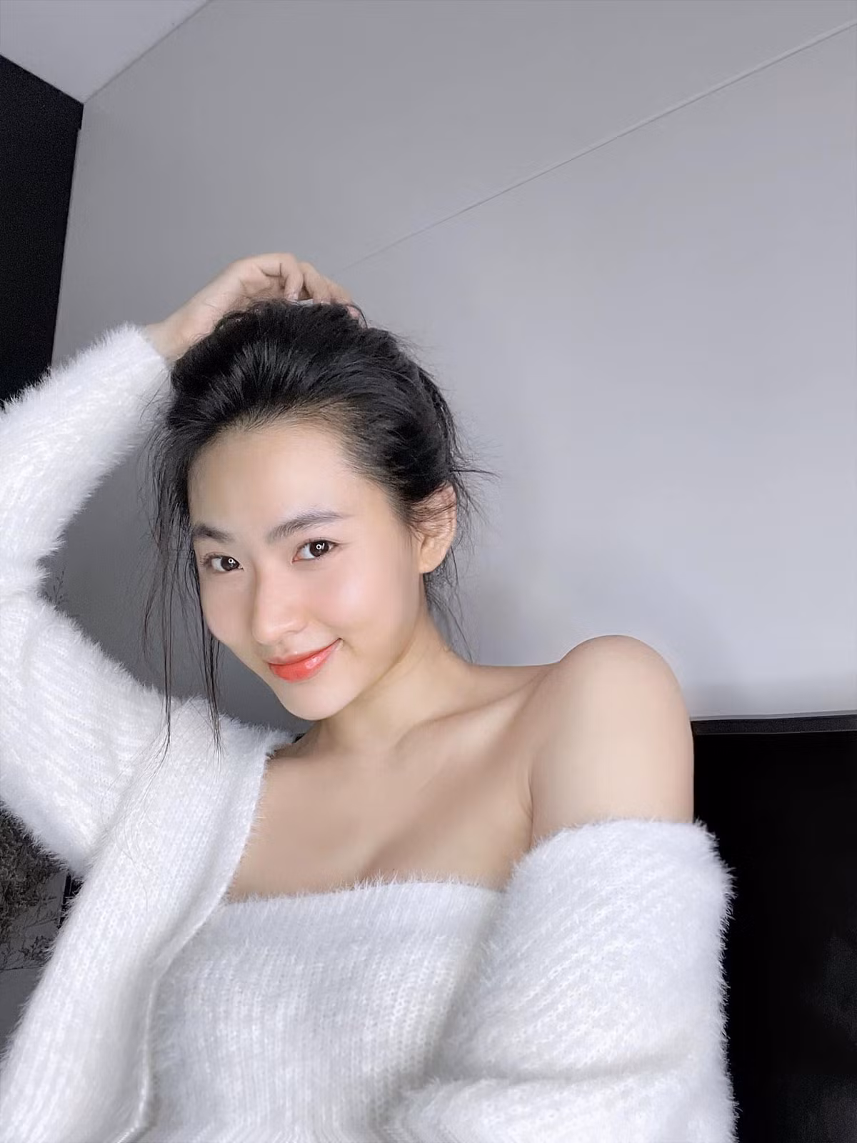 Thời gian qua, với lối diễn xuất tự nhiên, Minh Trang đã nhận nhiều lời khen từ khán giả cho nhân vật mình đóng trong phim Cây táo nở hoa.