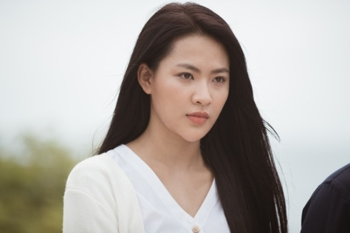 Trong video bắt trend trên TikTok, Minh Trang chỉ trang điểm nhẹ nhàng và đánh chút son môi đỏ nhưng lại nhận được rất nhiều lời bình luận tích cực về nhan sắc.