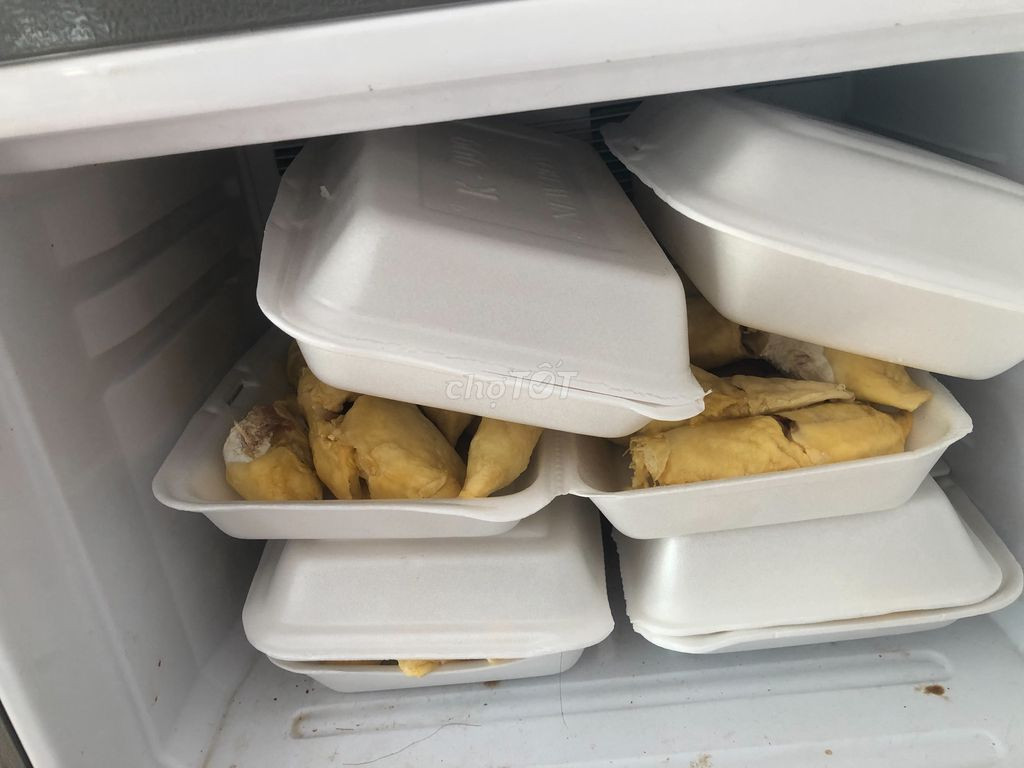 Nhìn chiếc tủ lạnh chật kín sầu riêng kia chắc hẳn khiến không ít người thèm thuồng, và đôi khi là làm thỏa mãn những người có tâm hồn ăn uống.