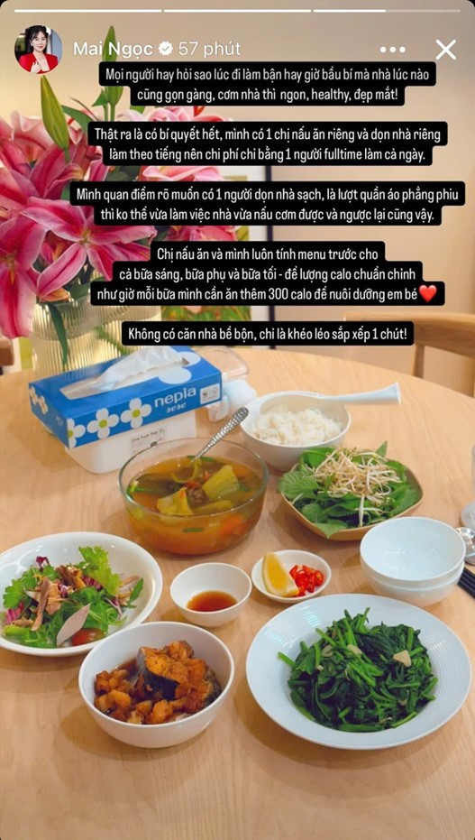 Mâm cơm đơn giản, không trình bày quá cầu kỳ nhưng nó lại là nơi Mai Ngọc và ông xã quây quần, trò chuyện sau 1 ngày dài làm việc căng thăng.