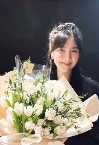 Đây cũng chính là lần đầu tiên Mai Ngọc cho ông xã được "lên sóng". Tuy nhiên, Mai Ngọc vẫn khéo cha mặt và giữa kín những thông tin liên quan đến đối phương.