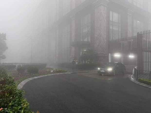 "Sáng ngủ dậy ở Hà Nội, tưởng như là đang săn mây Tà Xùa".