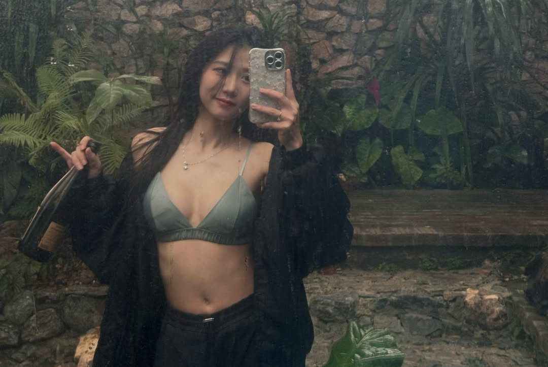 Với phong cách ngày càng trưởng thành và tinh tế, Nguyễn Hiền Thương hứa hẹn sẽ tiếp tục chinh phục người hâm mộ trong thời gian tới.