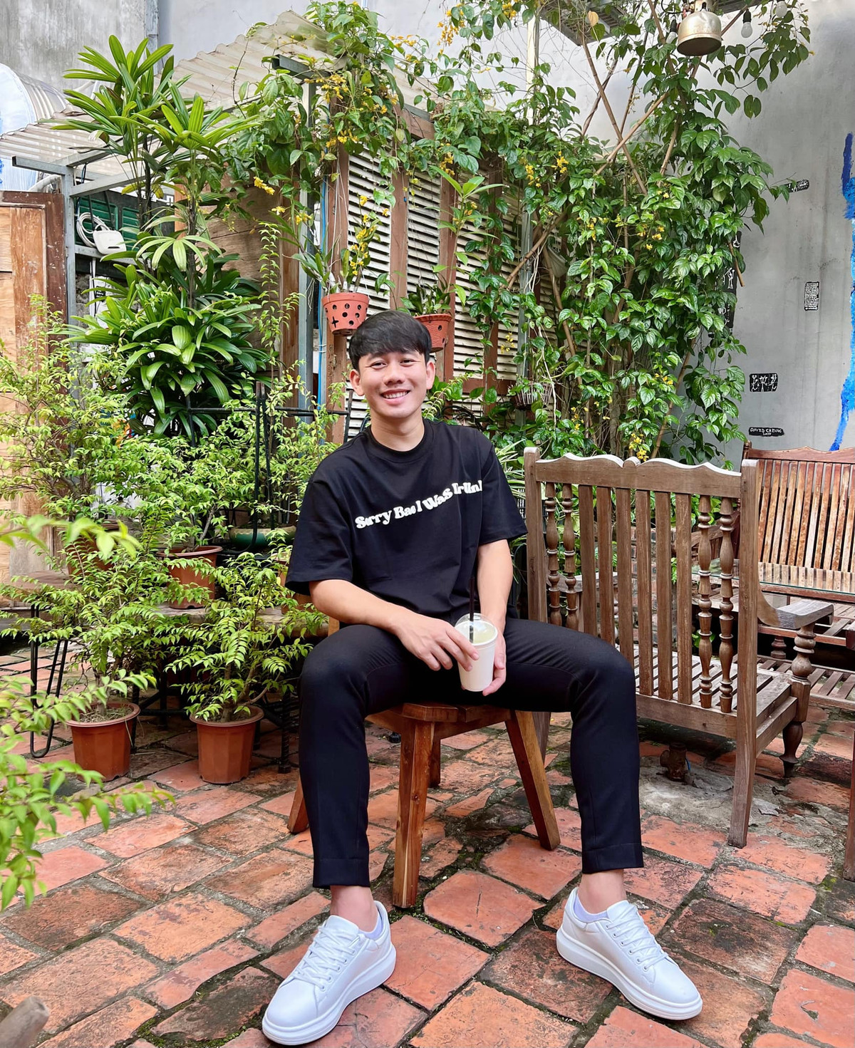 Được biết, trước khi tậu xe sang trên, Minh Vương đã xây tặng mẹ một ngôi nhà mới vào dịp Tết Nguyên đán 2022.