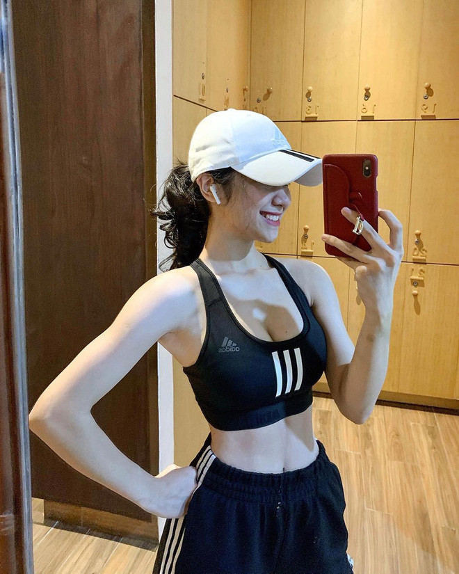 Nhưng đằng sau vòng eo đáng mê của Hàn Hằng là cả một quá trình tập luyện chứ không phải ngẫu nhiên mà có.