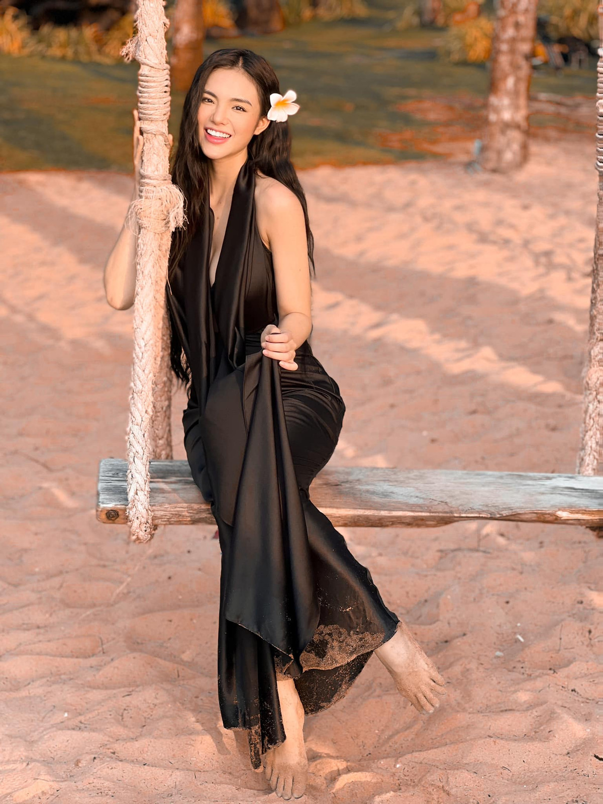 Ngoài đời thực, nữ diễn viên có phong cách khá trẻ trung, tươi mới.