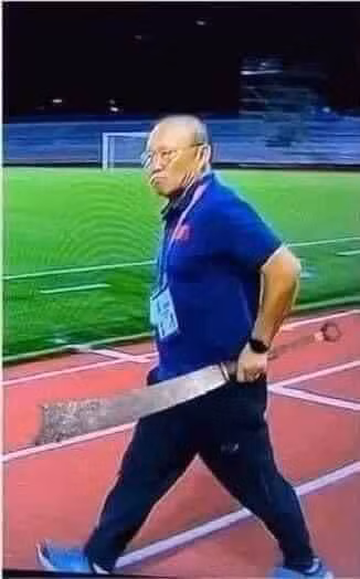 Bức ảnh "hằm hằm sát khí" của HLV Park Hang Seo được dân mạng đăng tải ngập tràn MXH.