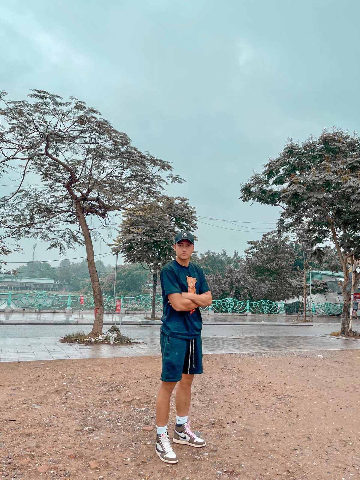 Kỷ niệm trước giải U17 quốc gia 2015, Việt Anh bị chấn thương, không thể tập suốt 8 tháng trời mà vẫn giấu. Phải đến khi phụ huynh của một đồng đội lên thăm con, thấy thương quá nên mới gọi điện thông báo cho bố mẹ Việt Anh.