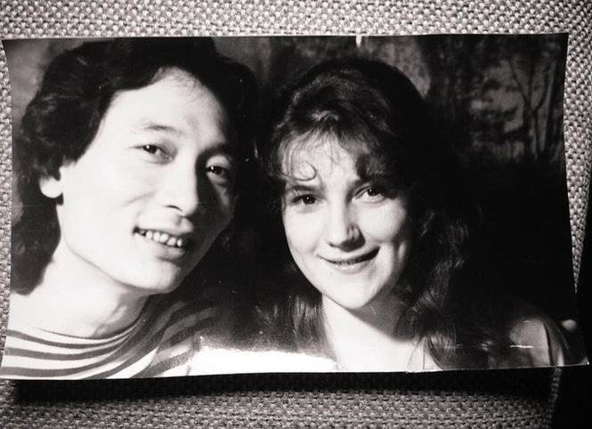 Qua những bức ảnh hiếm hoi ấy, bà Jukova Olga luôn xuất hiện với vẻ ngoại rạng rỡ, trẻ trung.