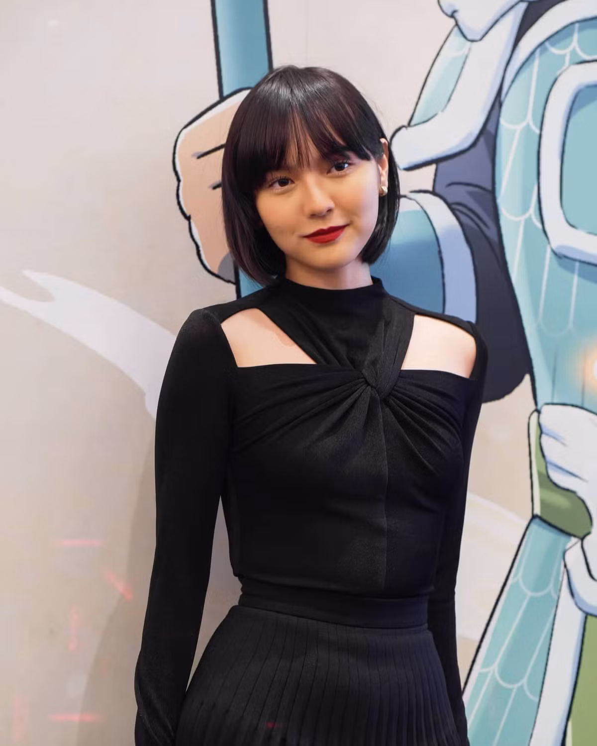 Cụ thể, hot girl Hải Tú đã đăng tải ảnh mới khoe nhan sắc rạng rỡ cùng mẹ ruột trong ngày đầu năm mới. Trong ảnh, nữ diễn viên diện trang phục khá đơn giản và chiếc áo len khoác ngoài.