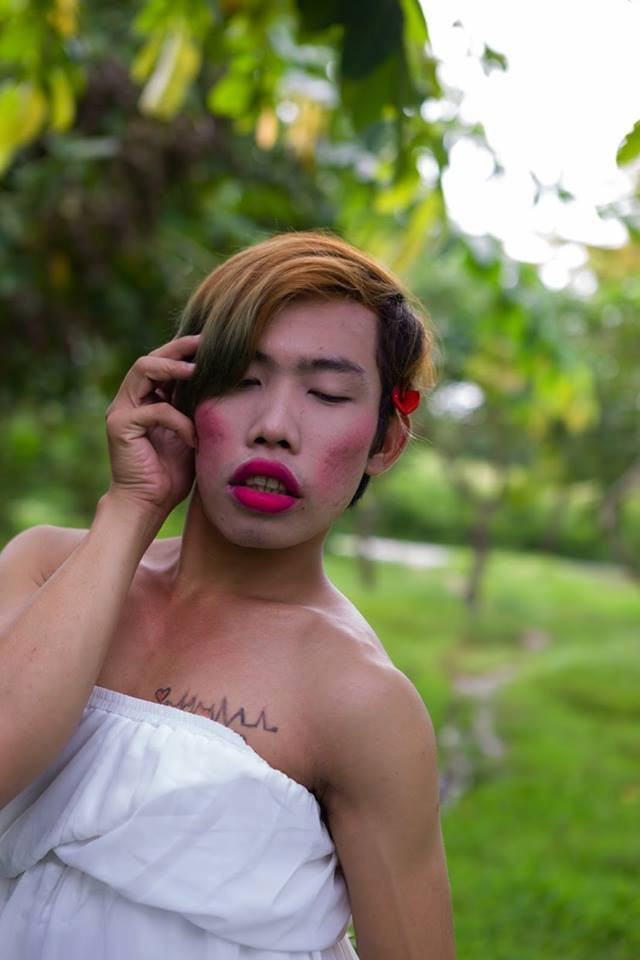 Cách đây 4 năm, "Công chúa thủy tề" - Tùng Sơn là cái tên vô cùng quen thuộc với công chúng nhờ vẻ ngoài "xấu lạ". Thảm họa mạng này trở thành tâm điểm của sự chú ý, nhưng cũng là tâm điểm của những lời chỉ trích.