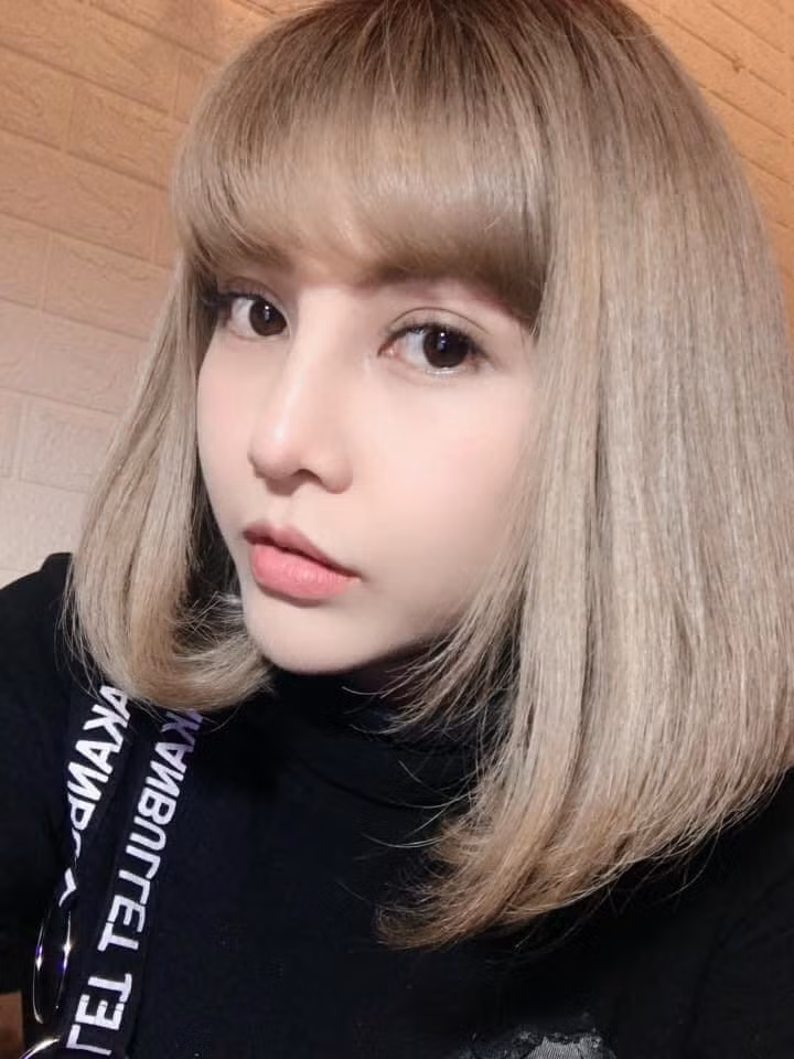 Tuy nhiên, mới đây, một cô nàng tên T.V.T đã lên tiếng tố "Công chúa thủy tề" Tùng Sơn "sống ảo", dùng ảnh của mình để câu like trên facebook.