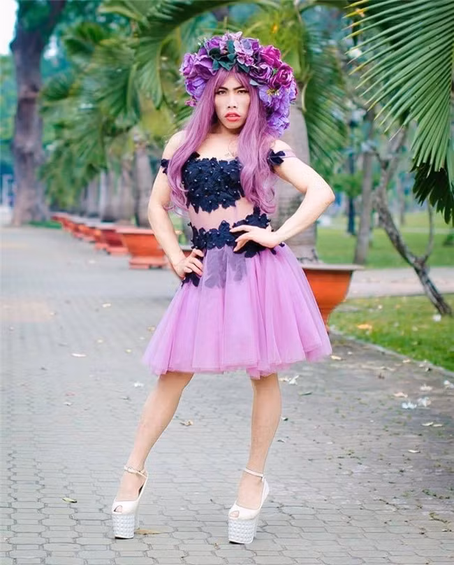 Nhiều cư dân mạng kêu gọi vào bài viết của Tùng Sơn yêu cầu anh gỡ bài, đòi lại công bằng cho "nạn nhân".