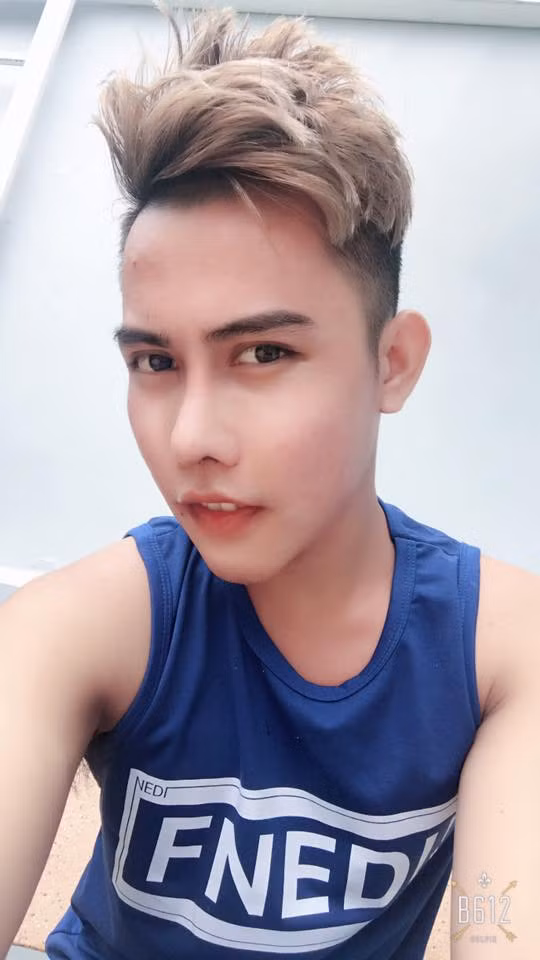 Cụ thể cô nàng T.V.T hia sẻ:"Chào cả nhà! Xin cả nhà giúp em với! Sáng ngày ra tá hoả khi bạn bè gọi tên mình kèm các link bài báo. Ai còn nhớ “Công chúa thuỷ tề Tùng Sơn” không ạ? Em không kì thị, không ghét bỏ gì nó, cho đến khi nó lấy ảnh em nó chế và chỉnh sửa rồi bảo đấy là nó sau khi phẫu thuật thẩm mỹ, khiến cho tất cả các báo chí , toàn trang báo lớn của giới trẻ, được nhiều người theo dõi, đăng bài giật tít kèm hình ảnh của em lên để câu like...