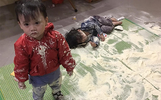 Trông con ở nhà luôn là một thách thức lớn với các phụ huynh, đặc biệt là phải dọn dẹp hậu quả của chúng. Một số mẹ cũng tiện thể "bóc mẽ" sự dễ thương của con mình để chia sẻ với Thúy Quỳnh.