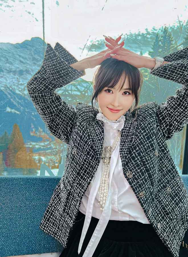 Trước màn "dìm hàng" nhẹ này, cư dân mạng để lại bình luận nửa đùa nửa thật với đại gia ngành nhựa, không biết anh còn ổn không sau khi đăng khoảnh khắc này lên MXH.