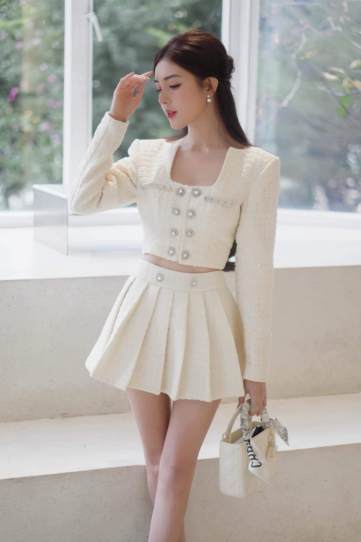 Sở hữu nhan sắc xinh đẹp được ví như búp bê sống, Lilly Luta là hot girl từng rất nổi tiếng với các bạn trẻ.