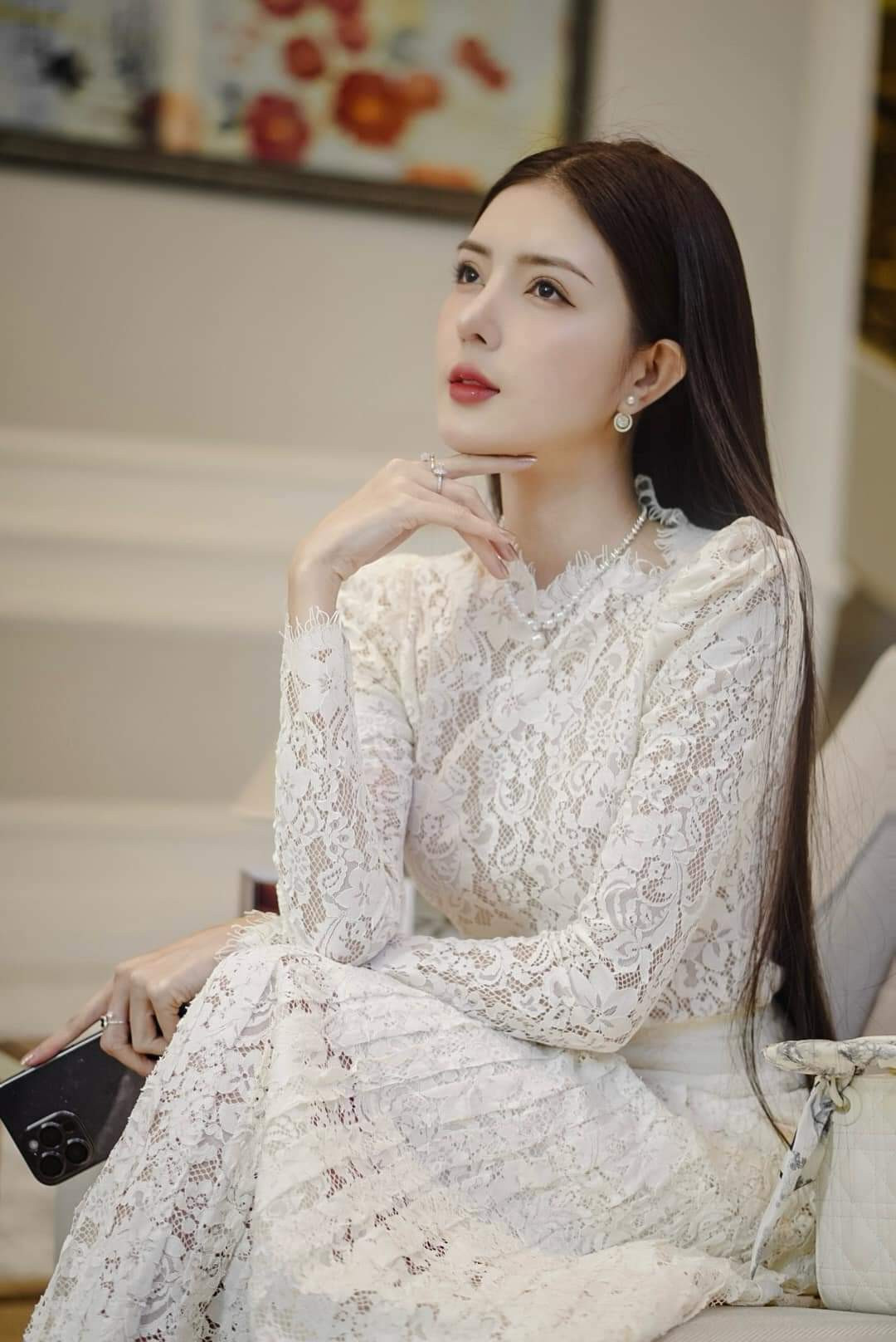 Chuyện tình cảm không thuận lợi nhưng Lilly Luta có nhiều bước tiến trong sự nghiệp, gặt hái những thành công đáng ngưỡng mộ.