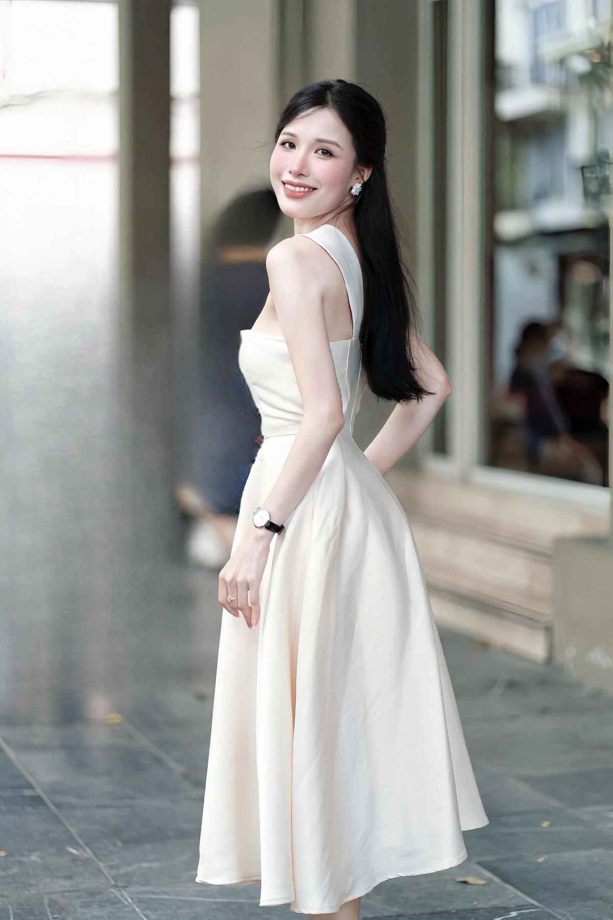 Chia sẻ về lý do tham gia cuộc thi Miss &amp; Mister Hà Nội 2024, người đẹp Phú Thọ cho biết: “Từ một người hoạt động nghệ thuật tự do, mình muốn thoát khỏi vùng an toàn để phát triển bản thân một cách toàn diện. Đồng thời, mình coi đây là cơ hội để va chạm, học hỏi từ các thí sinh cũng như ban giám khảo, từ đó tìm ra hướng đi đúng đắn cho tương lai”.