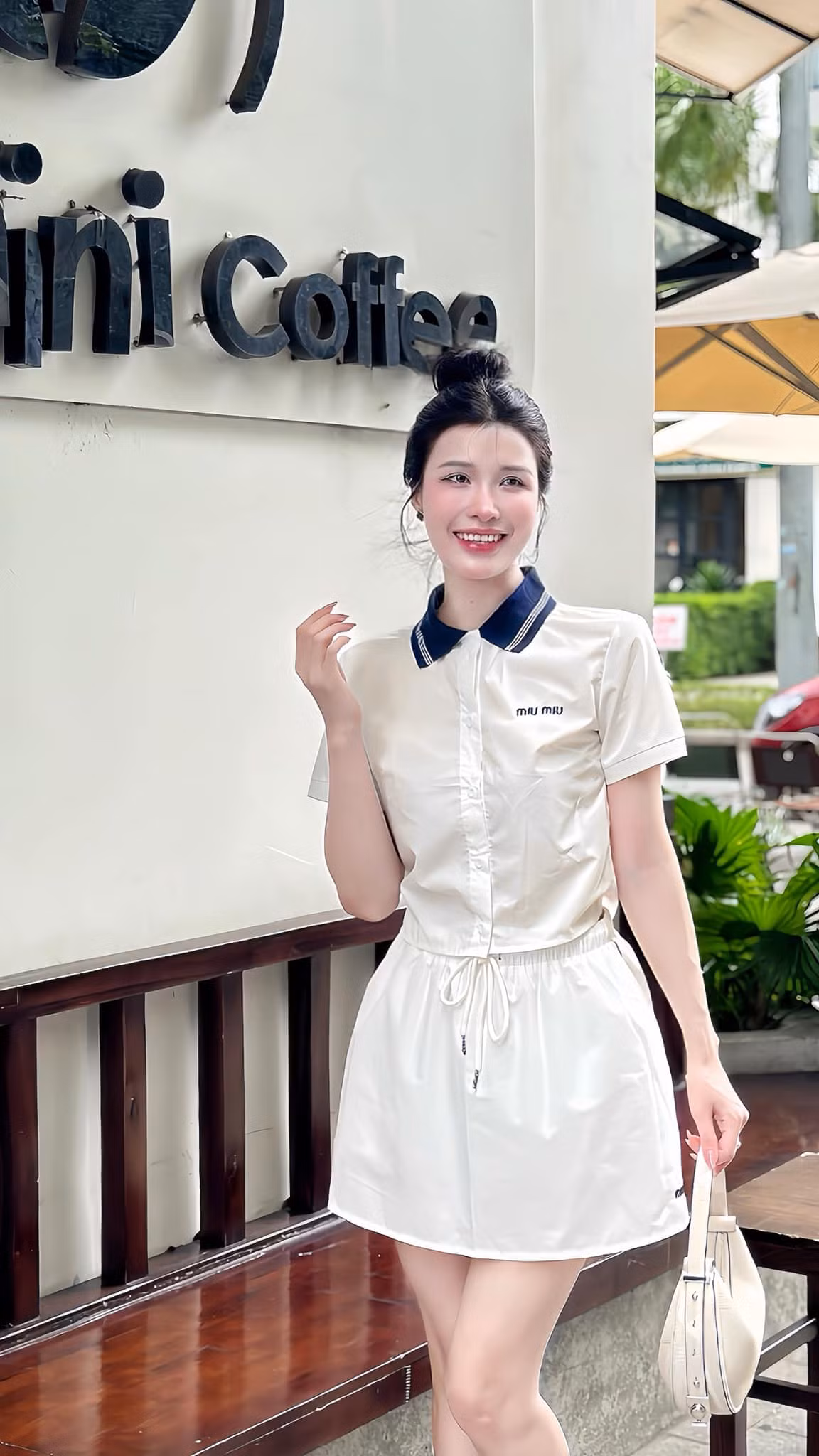 Sau khi đăng quang, Hương Trịnh dự định phát triển mạnh hơn trên con đường người mẫu mà cô đang theo đuổi. Để làm được điều này, 9x Phú Thọ đã nỗ lực học tập, trau dồi kiến thức từ lý thuyết đến thực hành.