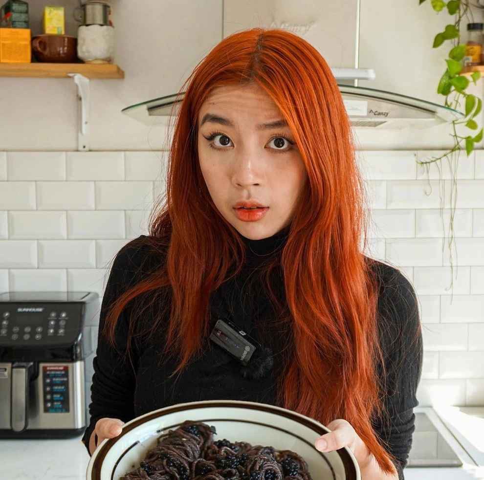 Shushu Lê (SN 1997, Hà Nội) được biết đến là nhà sáng tạo nội dung về mảng ẩm thực chay với hơn 370.000 lượt theo dõi trên nền tảng TikTok.