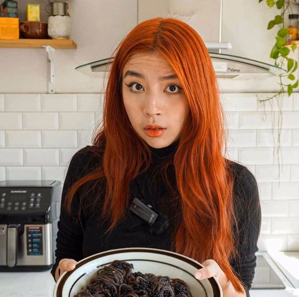 Shushu Lê (SN 1997, Hà Nội) được biết đến là nhà sáng tạo nội dung về mảng ẩm thực chay với hơn 370.000 lượt theo dõi trên nền tảng TikTok.