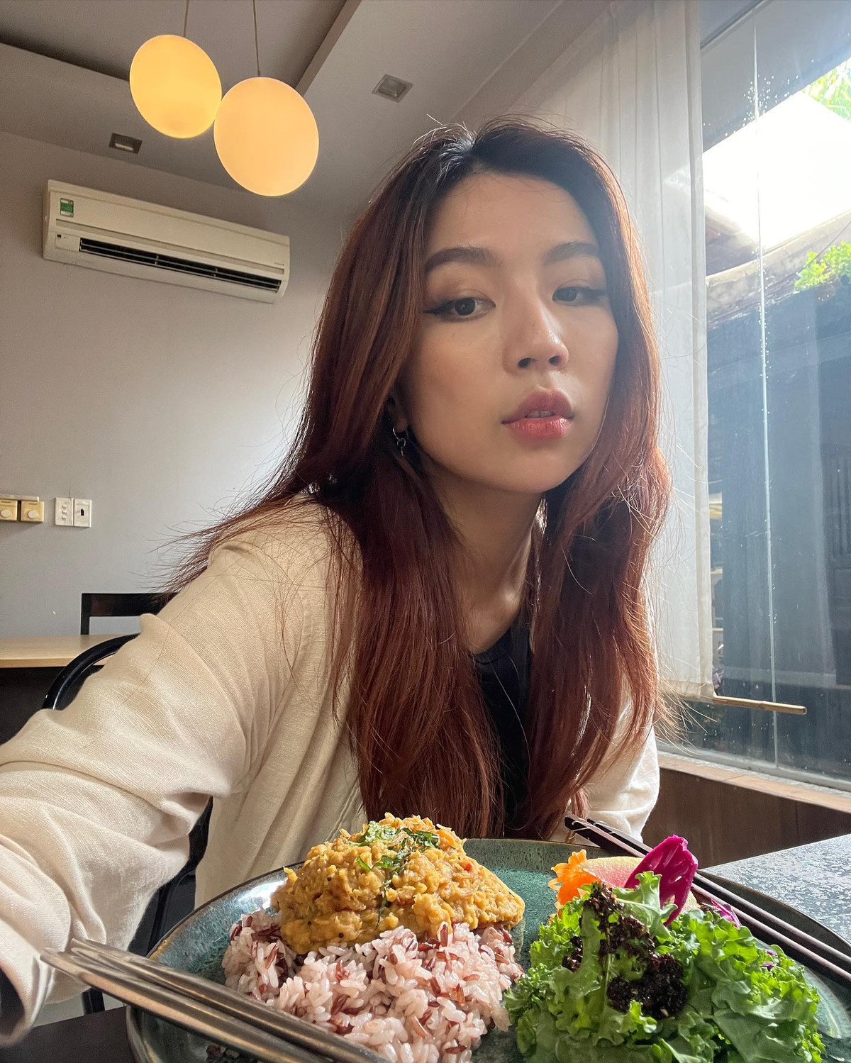 Cô gái sinh năm 1997 tự tin theo đuổi nhiều phong cách, hình ảnh khác nhau để không trở nên nhàm chán trong mắt khán giả.