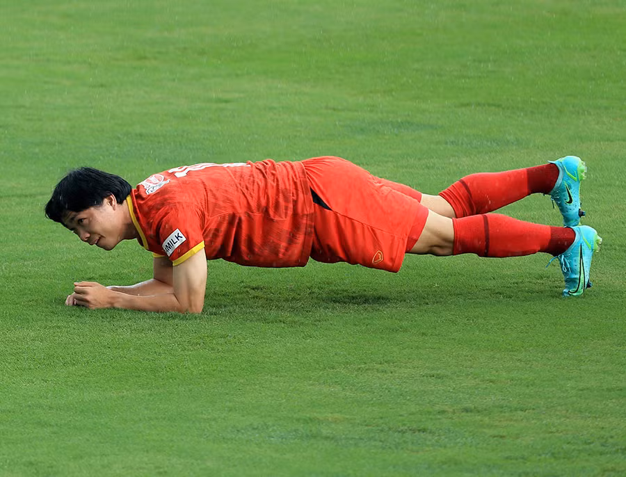 Không chỉ hy vọng suông, khả năng Công Phượng có mặt trong đội hình xuất phát ở chặng đường tới của tuyển Việt Nam rất cao bởi cái tên được chờ đợi là Văn Đức chơi tệ suốt 5 trận liên tiếp vừa qua.