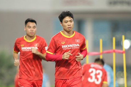 6 bàn thắng ghi được trong 12 trận đấu tại V-League, cùng lúc người ta cũng thấy Công Phượng khác hơn tại CLB về phong cách chơi bóng dưới thời Kiatisuk đủ tạo nên hy vọng nếu HLV Park Hang Seo tin chân sút của HAGL.