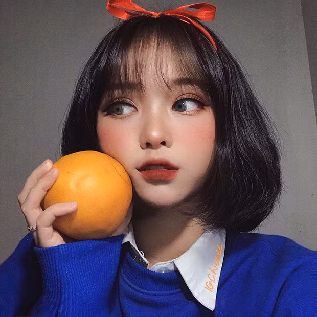 Thiết nghĩ cosplay với trang phục cầu kỳ và lớp nền phấn dày cộp thì đã có rất nhiều người làm rồi, chỉ họa vài đường cơ bản mà nhận được nhiều lời khen đến như thế này thì chắc cô nàng Thục Chi chính là người đầu tiên.