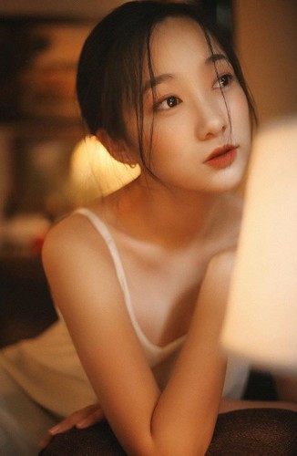 Mỗi lần như vậy, cô giáo trẻ Tiêu Hạ chọn cách “bơ” để tránh rắc rối, phiền phức.