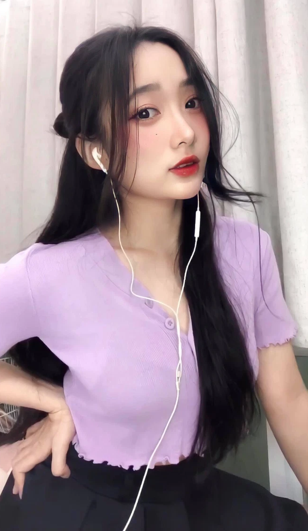 Tiêu Hạ tâm sự, đa phần những người quan tâm đến mình đều rất lịch sự. Nhưng cô vẫn thường xuyên bị gạ gẫm, trêu trọc.