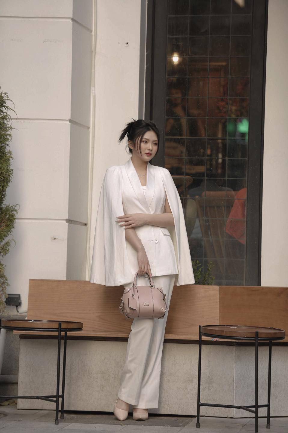 Từ lúc bắt đầu chập chững chụp ảnh đến khi trở thành mẫu ảnh có tiếng ở Thái Nguyên, Thêu tâm sự cô luôn chú trọng vào chất lượng hình ảnh nên cô chỉ ưu tiên lựa chọn chụp những bộ ảnh trong trẻo, tự nhiên, đặc biệt ảnh quyến rũ thì không gây phản cảm người xem.