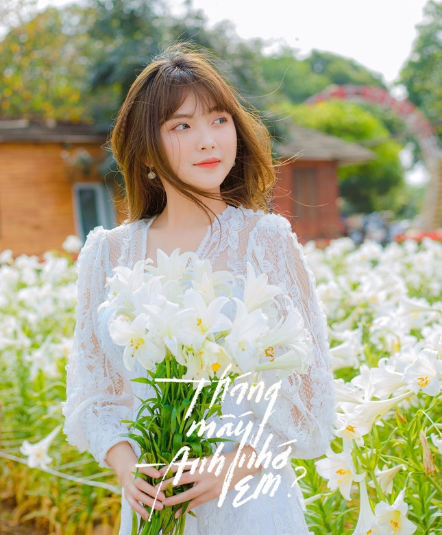 Tuy nhiên, với tính cách quyết đoán và độc lập, Thêu vẫn quyết định tin theo sự lựa chọn của bản thân, cố gắng nỗ lực từng ngày để bố mẹ an tâm và dần có được niềm tin của gia đình.