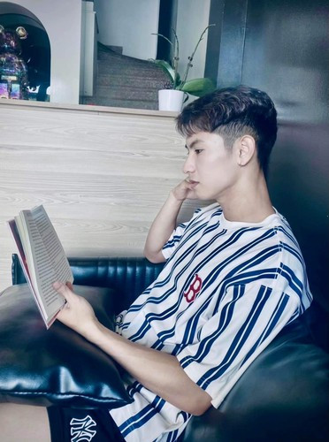 Thậm chí Trọng Hùng còn không được HLV Popov đăng ký thi đấu ở nhiều trận