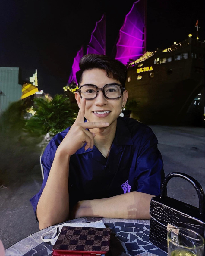 Trọng Hùng nổi bần bật nhờ nụ cười "toả nắng" đốn tim người hâm mộ