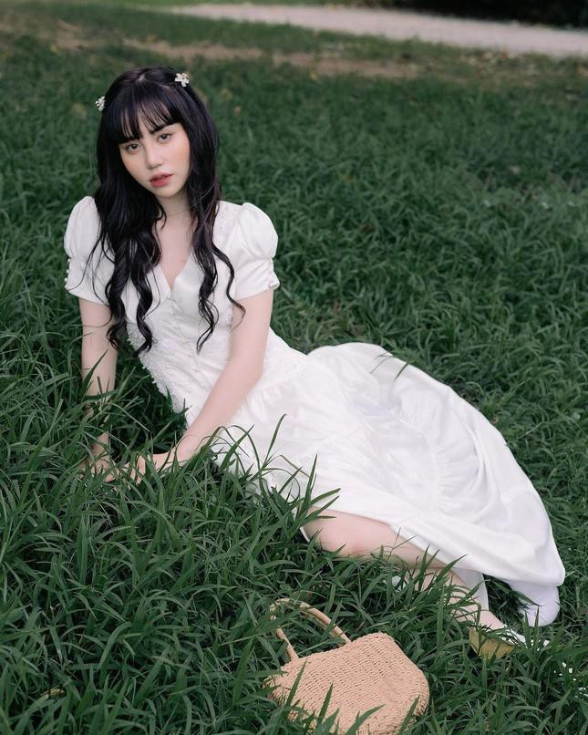 Ngoài việc hóa trang quá giống nhân vật Nanno, trước đây, cô bạn cũng được nhiều bạn trẻ biết đến với những bức ảnh như phiên bản Việt của nữ ca sĩ Lisa (BlackPink).