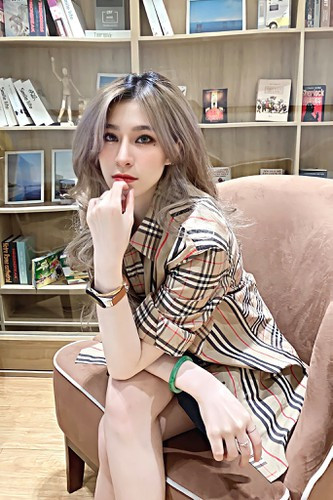 Ngoài việc đảm bảo việc học tập, Bảo Trân cũng không ngừng học hỏi thêm nhiều kỹ năng mới và thử sức trong một vài dự án truyền thông. Ảnh: FBNV