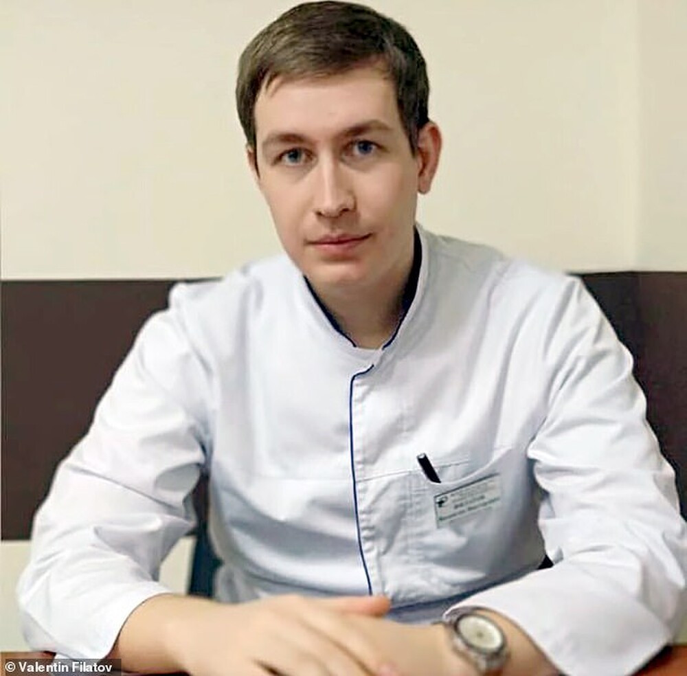 Benh vien chay lon, bac si van binh tinh mo tim cho benh nhan-Hinh-2