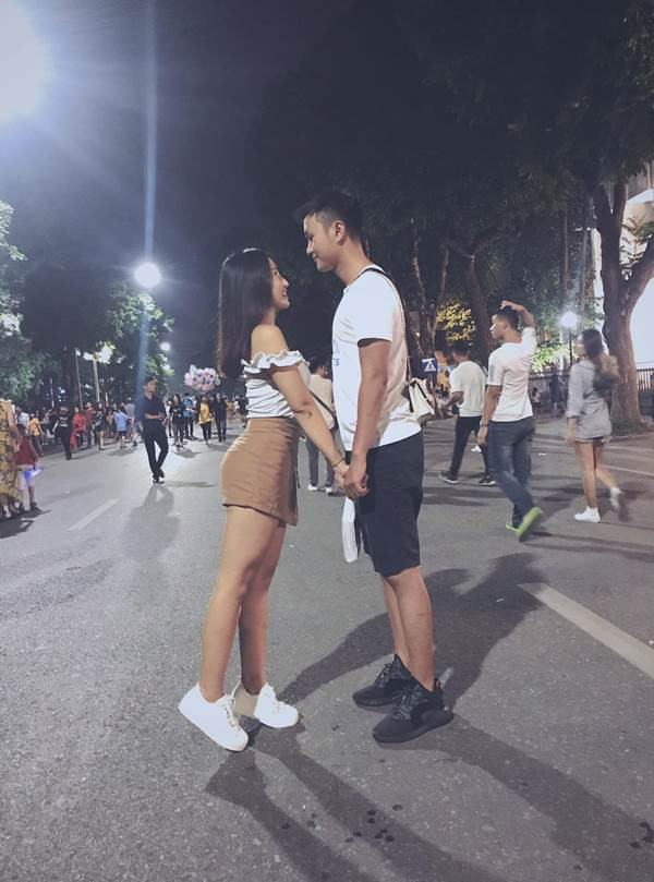 Ngay dưới bài viết của cô nàng hot girl phòng gym là hàng chục ngàn bình luận chúc phúc cùng ngưỡng mộ dành cho gia đình nhỏ này.