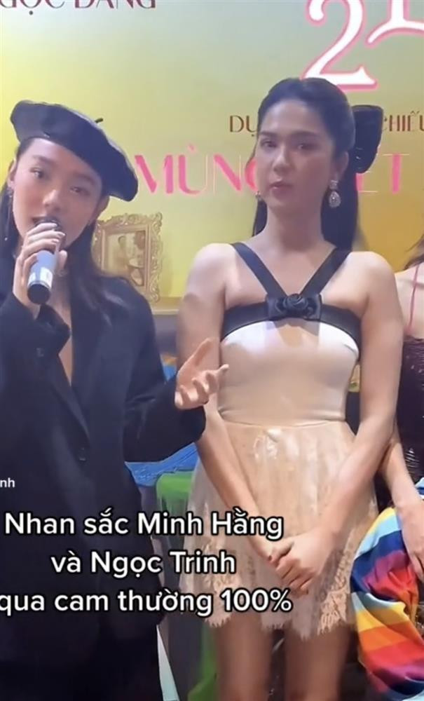 Xuất hiện tại sự kiện, Ngọc Trinh chọn "hack" tuổi trong chiếc váy ren ôm sát cùng kiểu tóc buộc nơ sau. Tuy nhiên, người đẹp lại nhận nhiều lời chê vì set đồ kém sang lại phô trọn vẹn khuyết điểm hình thể.